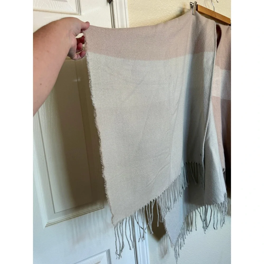 Soia & Kyo Cape Wrap Shawl Women OS Beige Striped Fringe Western Boho Cabincore‎